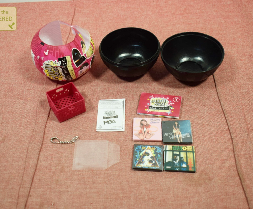 MGA's Miniverse Real Music Surprise Pack, Spears, Winehouse, Def Leppard